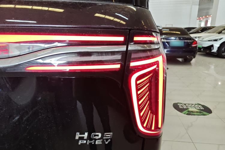 Used Hongqi HQ9 PHEV 2024 2.0T Four-Wheel Drive Luxury Edition Right Rear Taillight