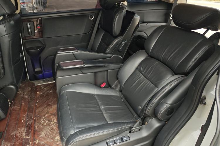 Used Honda Elysion 2016 2.4L Supreme Edition