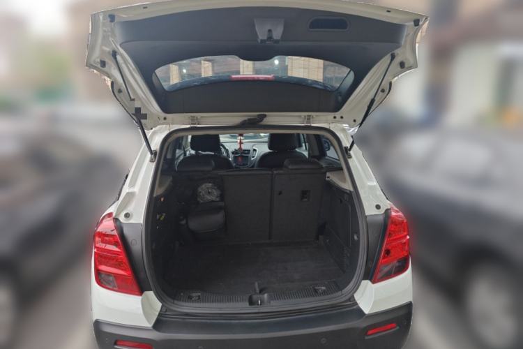 Used Chevrolet Trax 2016 1.4T Automatic Two-Wheel Drive Luxury Version Trunk