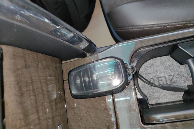 Used Toyota Reiz 2013 2.5V Supreme Edition
