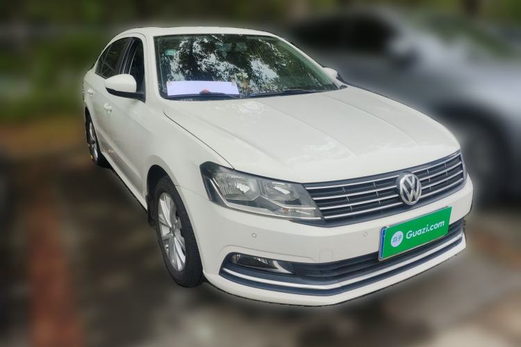 Used Volkswagen Lavida 2015 1.6L Automatic Comfort Edition Front Right 45 Deg