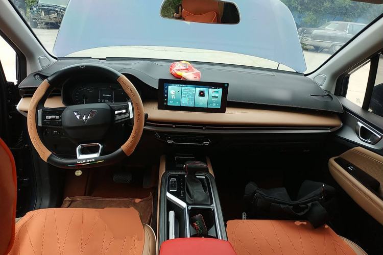 Used Wuling Jiachen 2022 1.5T CVT Deluxe Flagship Edition
