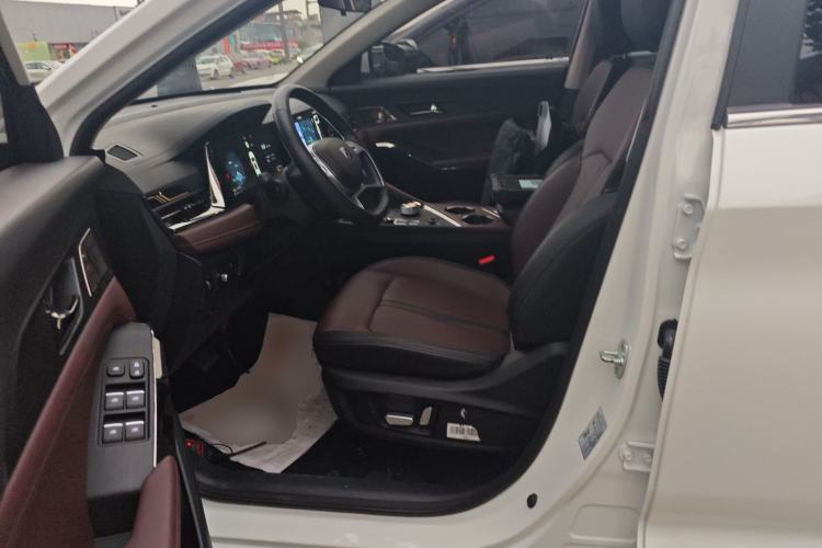 Used SOL X8 PLUS 2023 1.5 TGDI DCT Smart Edition 7-Seater