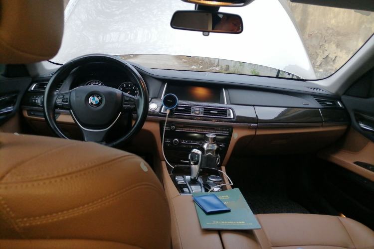 Used BMW 7 Series 2014 730Li Premium Edition Center Console