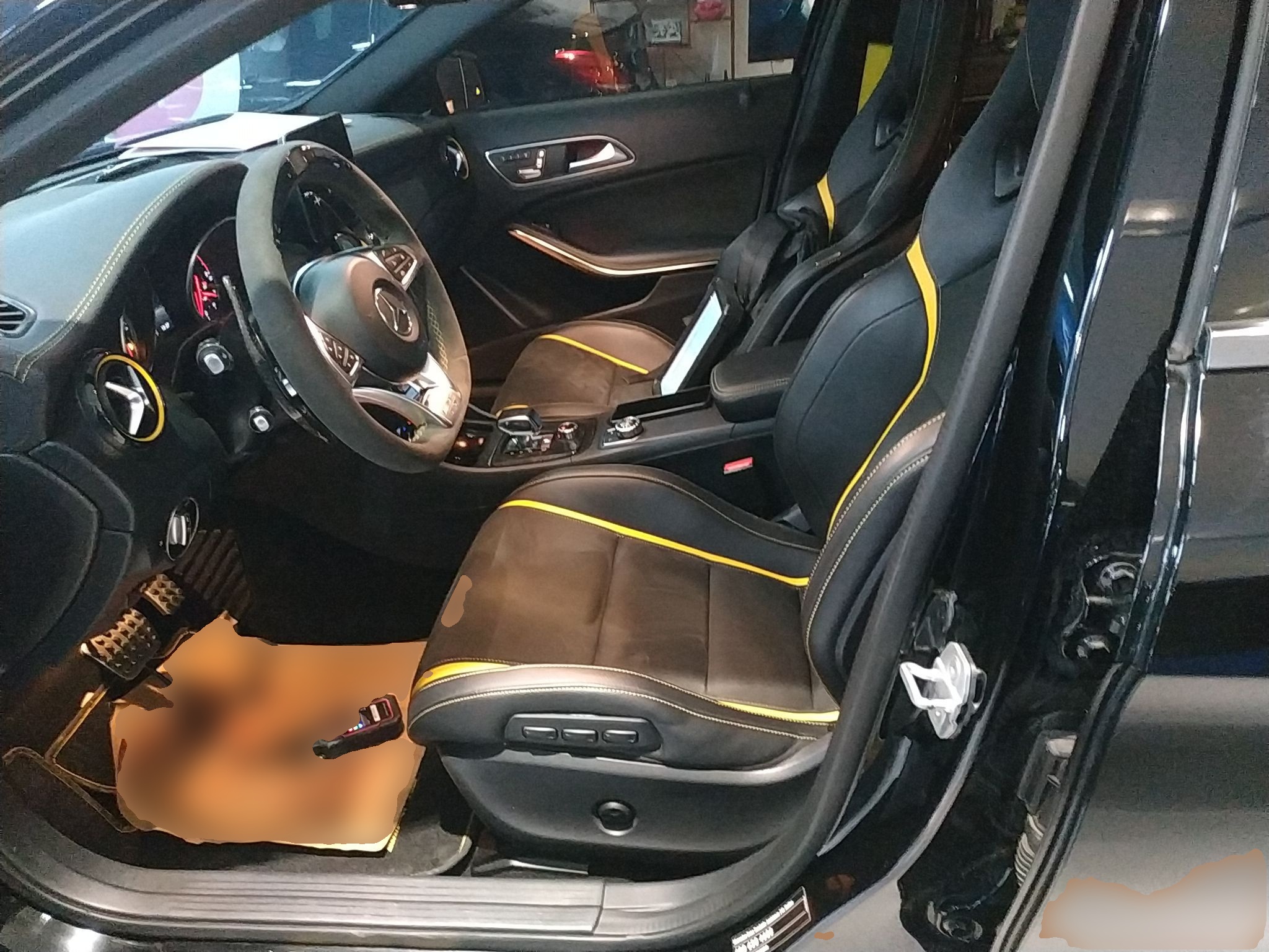 Переднее сиденье в автомобиле