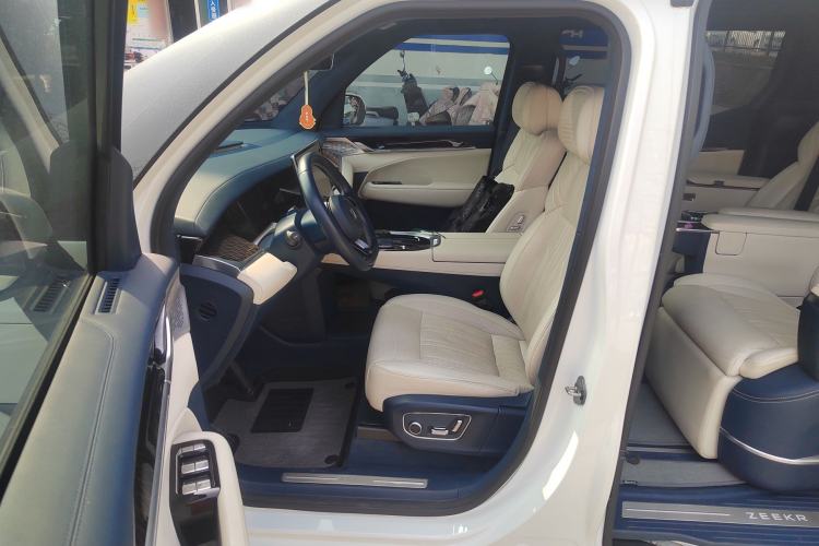 Used Zeekr 009 2022 Revised WE Version Left Front Seat