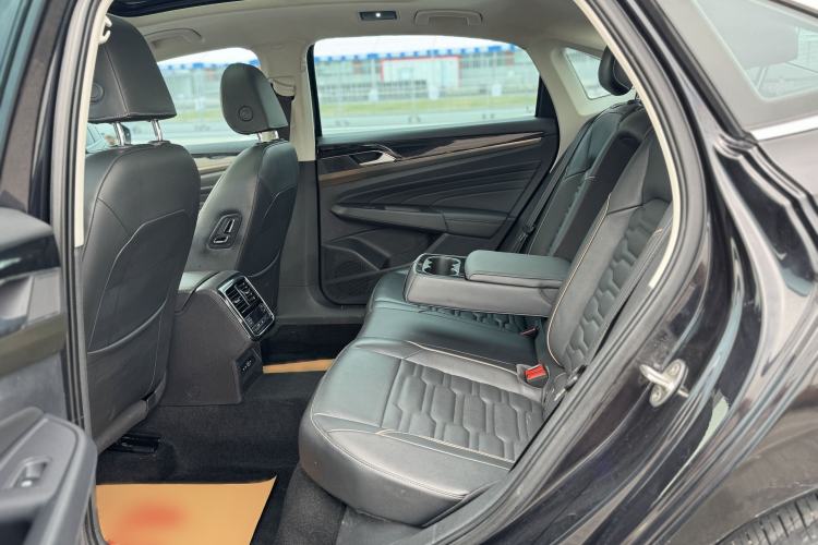 Used Volkswagen Passat 2021 330TSI Elite Edition Interior 3