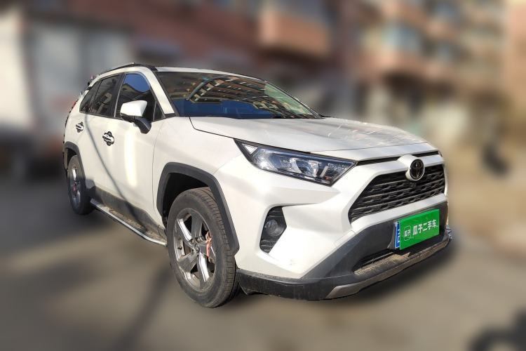 Used Toyota RAV4 2021 2.0L CVT Two-Wheel Drive Fashion Edition Front Right 45 Deg