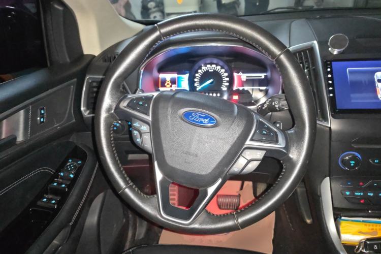 Used Ford Edge 2015 2.0T GTDi Two-Wheel-Drive High-Line Version