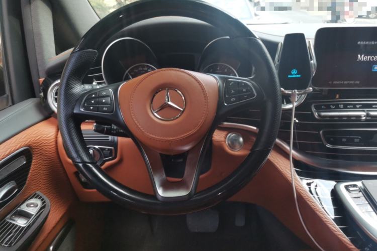 Used Mercedes-Benz V-Class 2022 V 260 Avantgarde Edition
