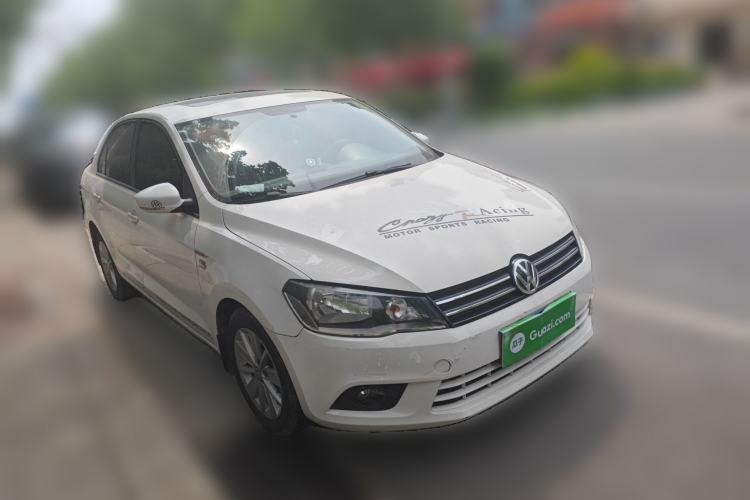 Used Volkswagen Jetta 2015 1.4L Manual Comfort Model Front Right 45 Deg