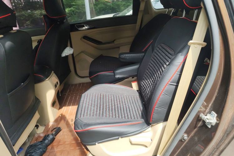 Used Baojun 730 2014 1.5L manual luxury trim 7 seats Left Rear Seat