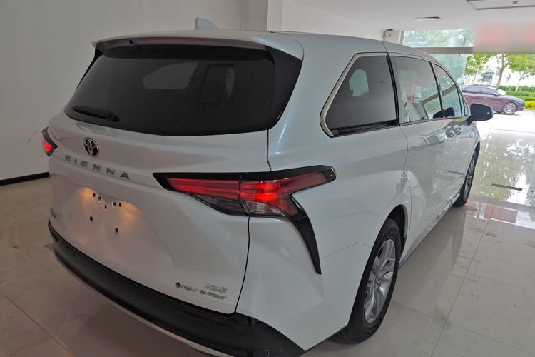 Used Toyota SIENNA 2024 2.5L Hybrid Four-Wheel Drive Luxury Edition