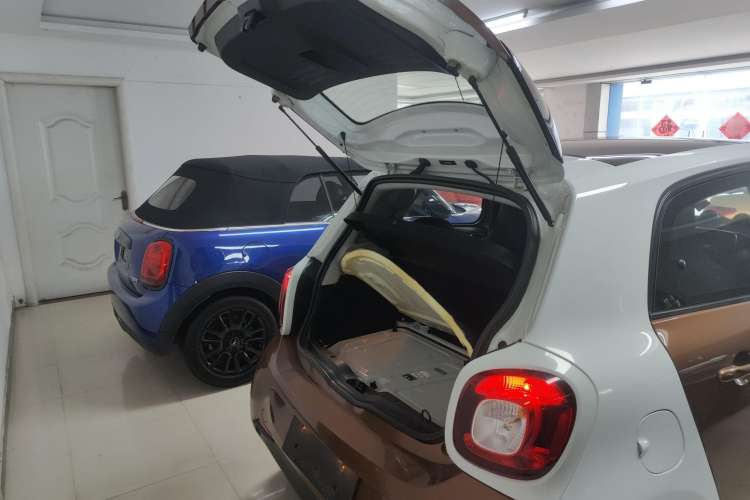 Used smart forfour 2016 1.0L 52 kW Passion Edition