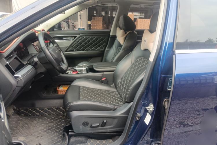 Used Venucia Star 2020 260T Automatic 48V Mild Hybrid Turbocharged Starry Edition
