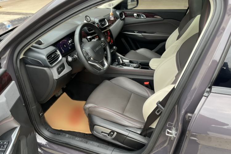 Used Lynk & Co 02 2021 1.5TD DCT Two-Wheel Drive Power Plus Interior 1