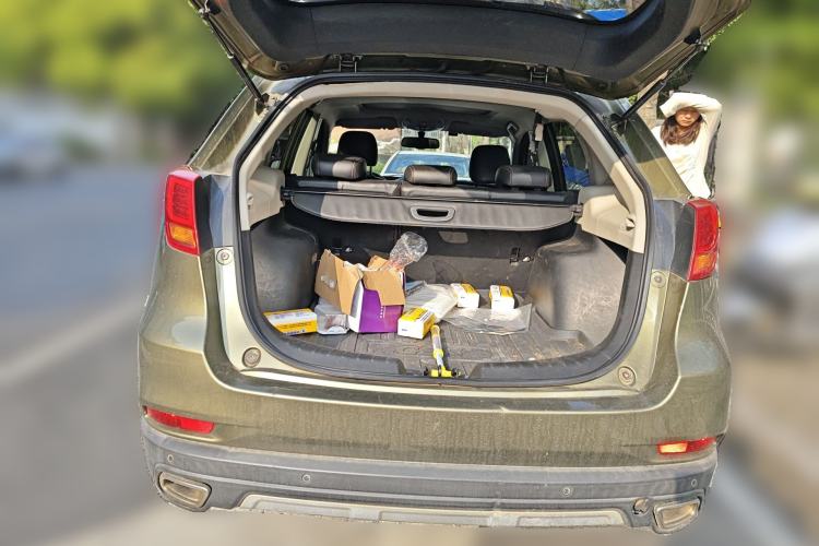 Used GAC Trumpchi GS5 Super 2015 1.8T Automatic Two-Wheel Drive Luxury Edition Trunk