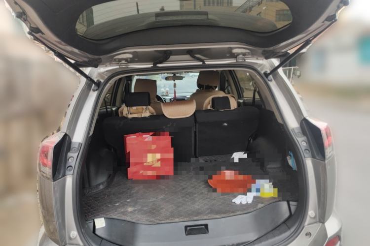 Used Toyota RAV4 2019 2.0L CVT Two-Wheel Drive Luxury Version China VI Standard Trunk