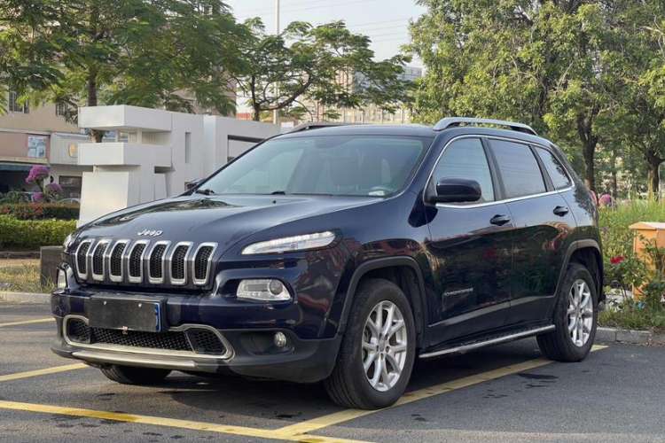 Used Jeep Cherokee 2017 2.0L Superior Edition