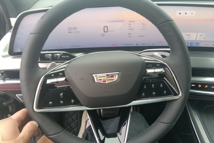 Used Cadillac XT5 2025 2.0T Platinum Edition
