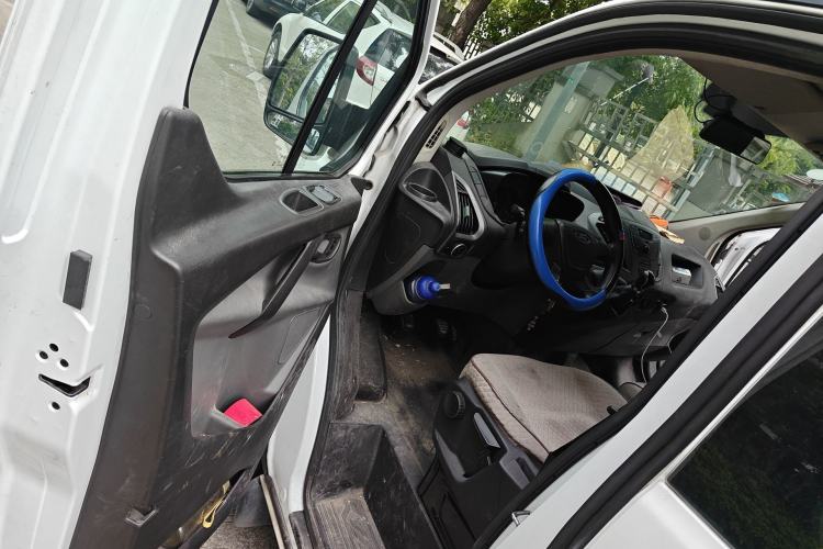 Used Ford Transit 2017 2.0T Diesel Multi-Function Commercial Vehicle Mid-Drive Mid-Roof China V Standard
