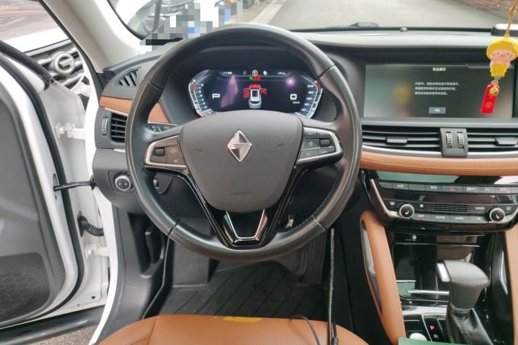 Used BORGWARD BX7 2018 28T Two-Wheel Drive Luxury Version 5 Seats China V Emission Standard Steering Wheel