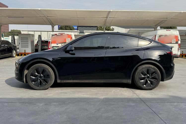 Used Tesla Model Y 2024 Long-Range All-Wheel-Drive Version