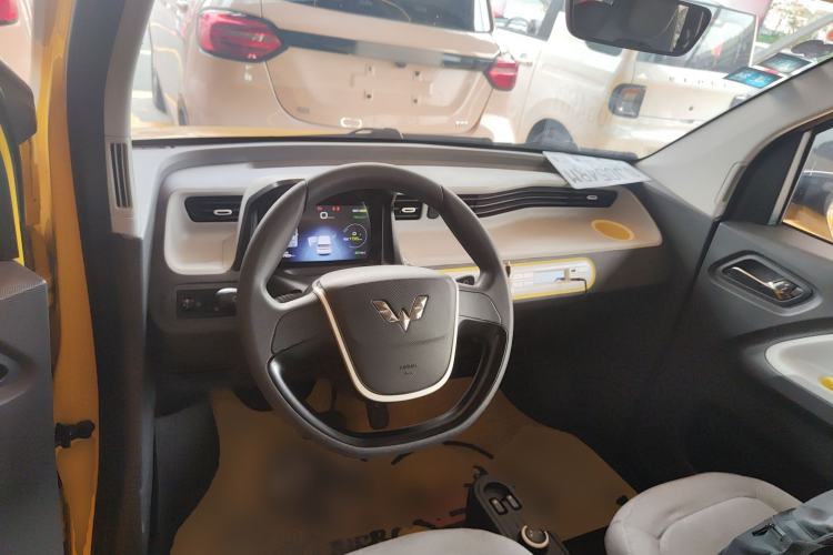 Used Wuling Hongguang MINIEV 2021 Macaron Premium Model – Lithium-NMC Center Console