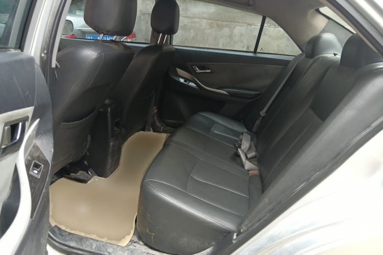 Used Zotye Z300 2014 1.6L Drive-Value Edition Automatic Elite Model Left Rear Seat