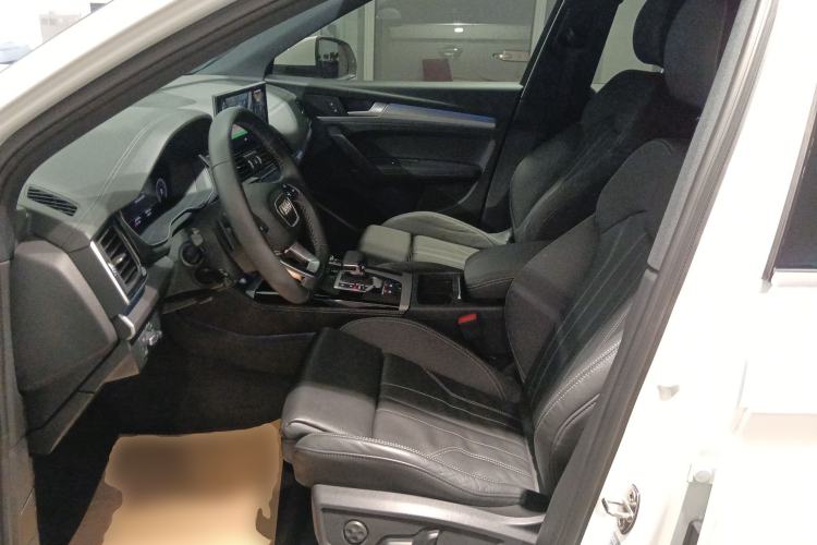 Used Audi Q5L Sportback 2021 40 TFSI Fashion Model Left Front Seat