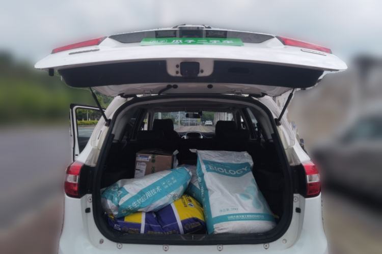 Used JMC Yusheng S350 2014 2.4T Automatic 4x4 Diesel Luxury Version with Sunroof 5 Seats
