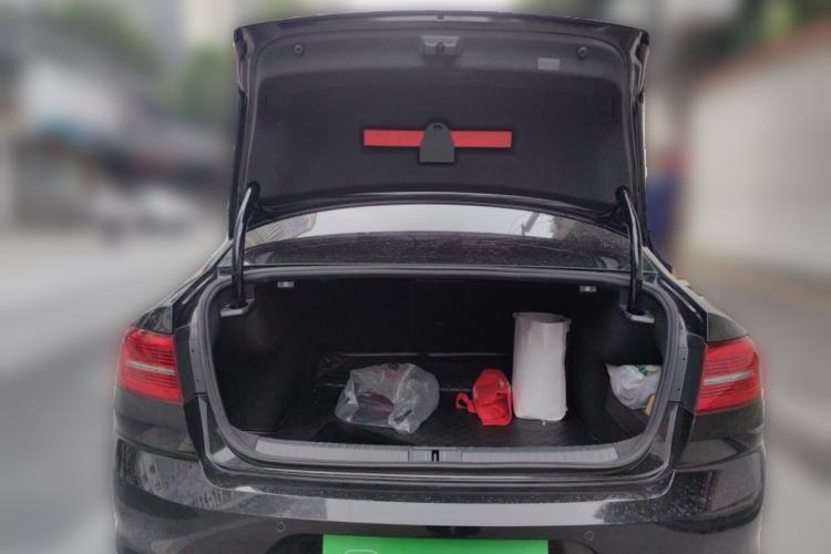 Used Volkswagen Magotan 2017 330TSI DSG Luxury Model Trunk