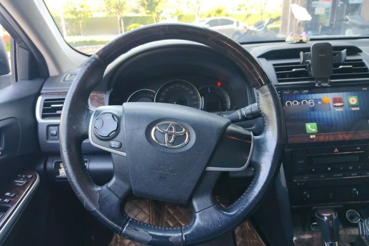 Used Toyota Camry 2016 2.0G 10th Anniversary Leading Edition
