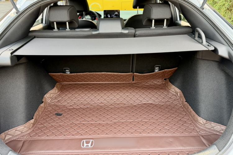 Used Honda Civic 2023 HATCHBACK 2.0L eHEV Extreme Control Edition Interior 12