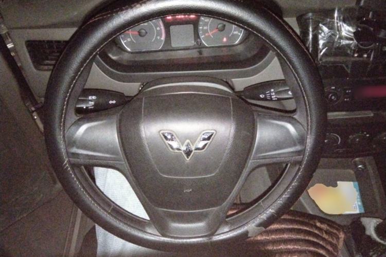 Used Wuling Rongguang V 2018 1.5L Practical Version Steering Wheel