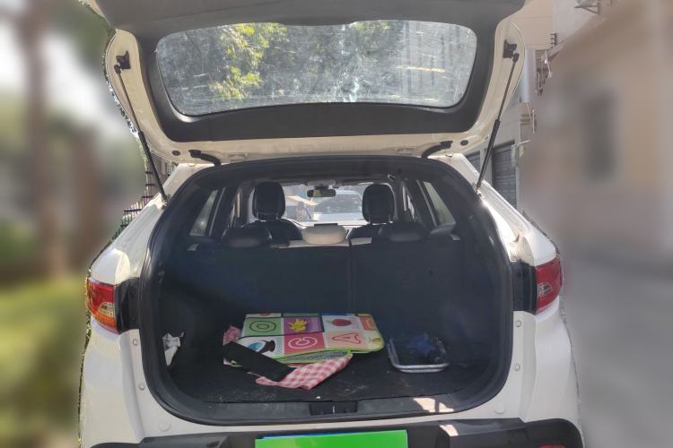 Used Soueast DX7 2015 1.5T Automatic Prestige Model Trunk