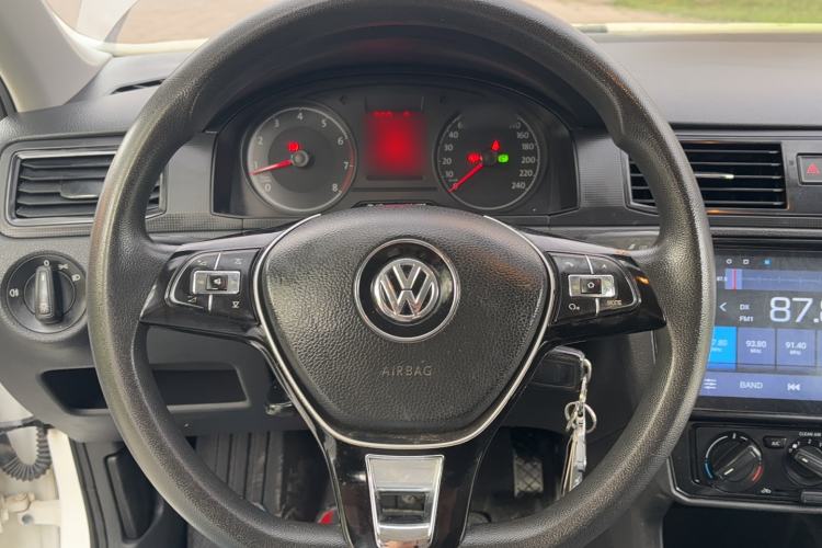 Used Volkswagen Santana 2016 1.6L Automatic Fashion Edition Steering Wheel