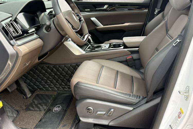 Used BYD Tang 2021 2.0T Automatic Flagship Edition Interior 3