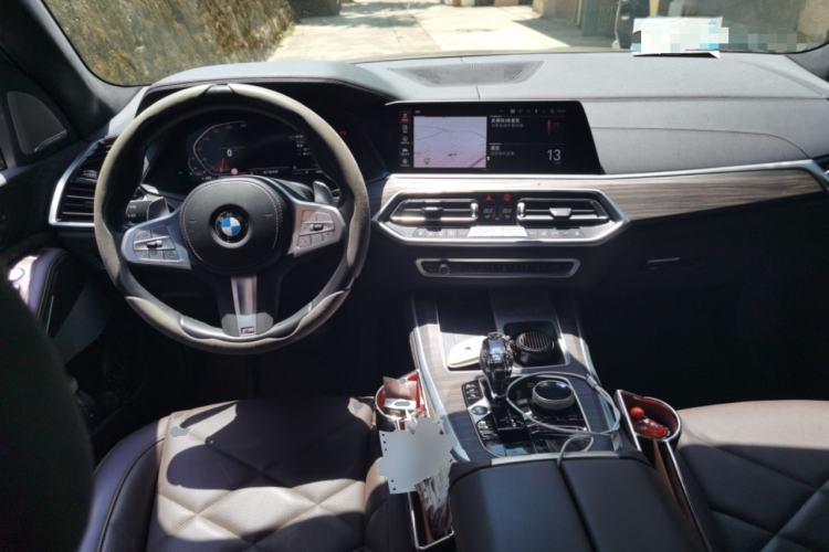 Used BMW X5 2022 Restyled xDrive 40Li M Sport Package Center Console