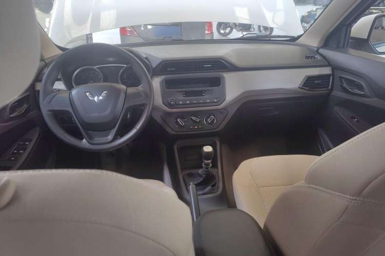 Used Wuling Hongguang 2019 1.5L S Standard Version China VI LAR