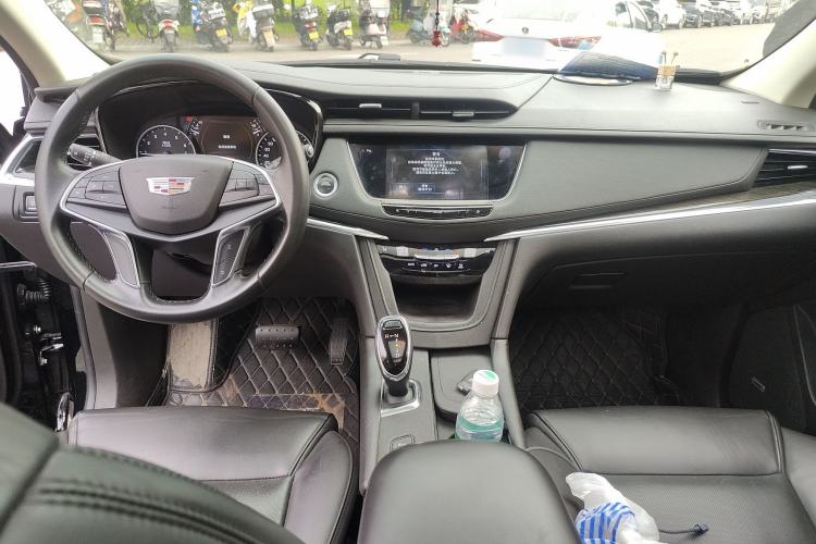 Used Cadillac XT5 2017 Anniversary Edition 28T Four-Wheel Drive Luxury Model