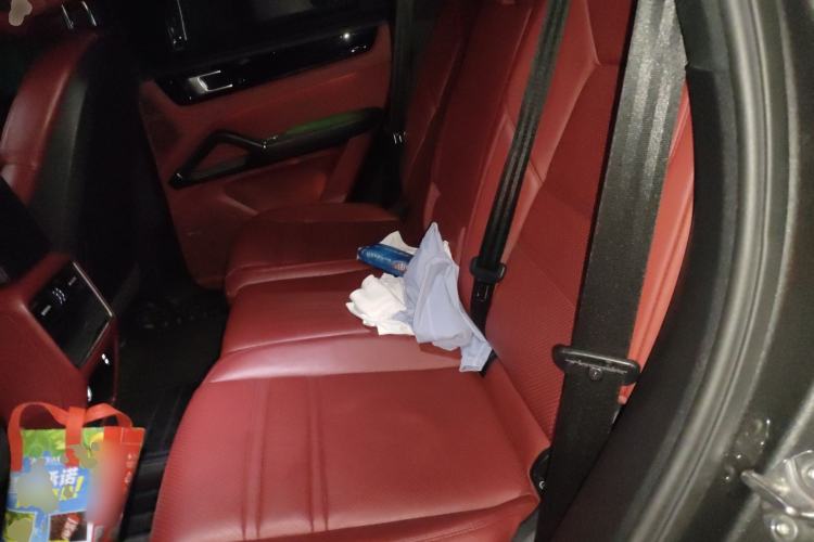 Used Porsche Cayenne E-Hybrid 2020 Cayenne E-Hybrid 2.0T Left Rear Seat