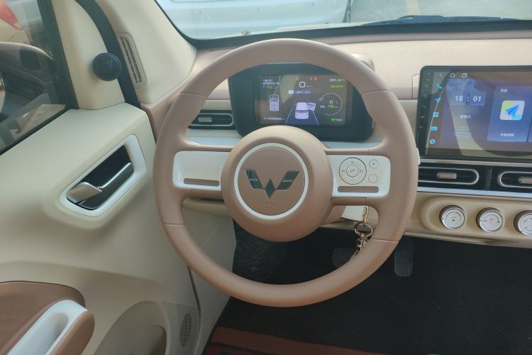 Used Wuling Hongguang MINIEV 2024 3rd Generation 215km Youth Edition
