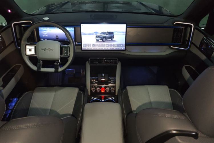 Used Formula Leopard 5 2023 Explore Edition