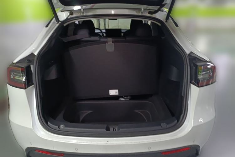 Used Tesla Model Y 2021 Long-Range All-Wheel-Drive Version