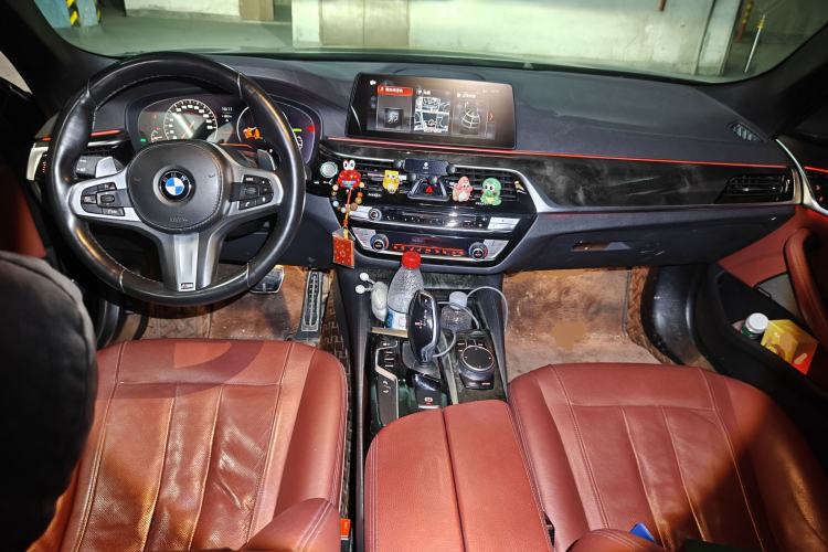 Used BMW 5 Series 2018 Restyled 530Li Luxury Edition M Sport Package Center Console