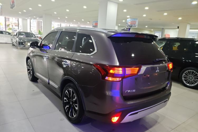 Used Mitsubishi Outlander 2020 2.4L 4x4 Zhi Xiang Edition 5 Seats
