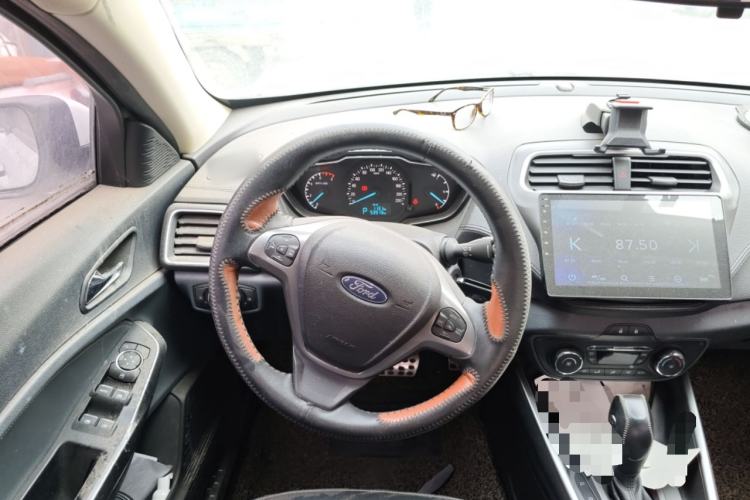 Used Ford Escort 2015 1.5L Automatic Fashion Model
