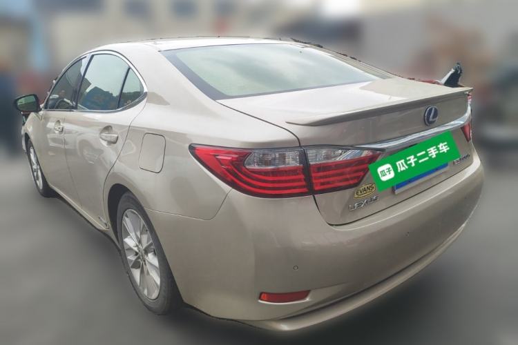 Used Lexus ES 2013 300h Elite Edition