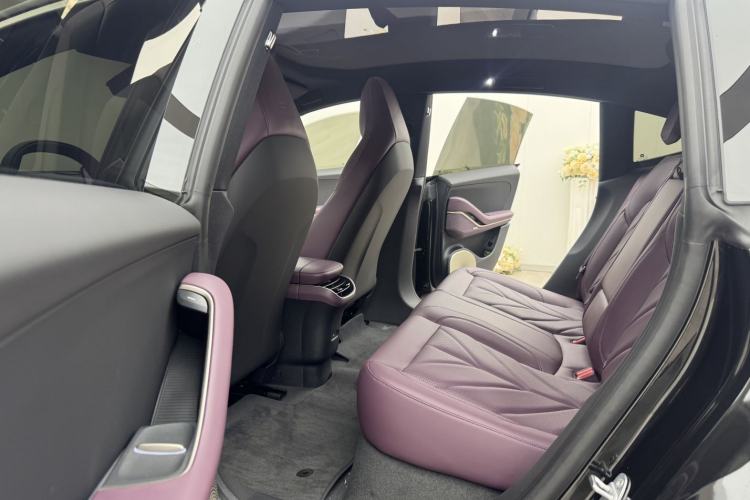 Used Nio ET5 2025 75 kWh Left Rear Seat